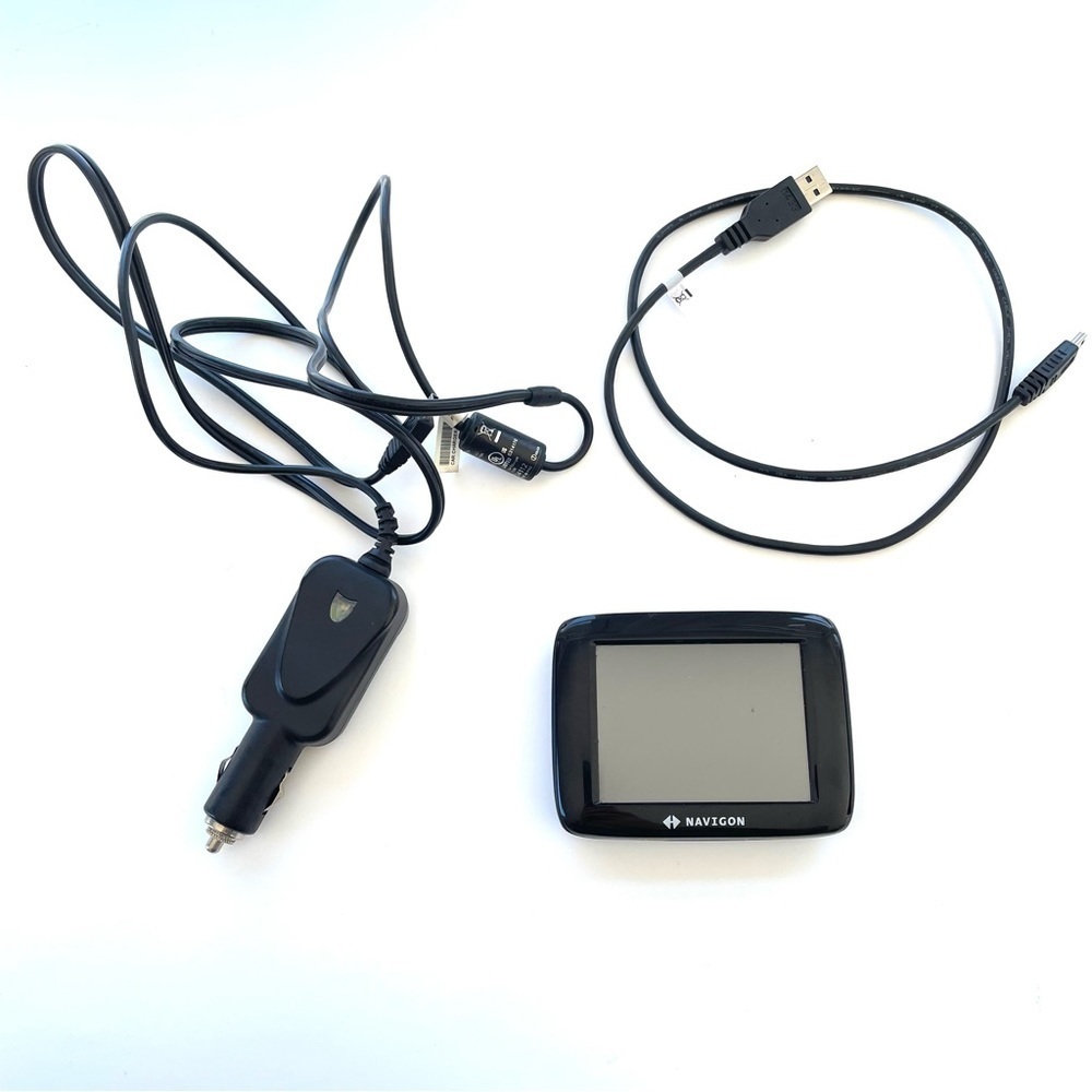 Navigon GPS with Cords